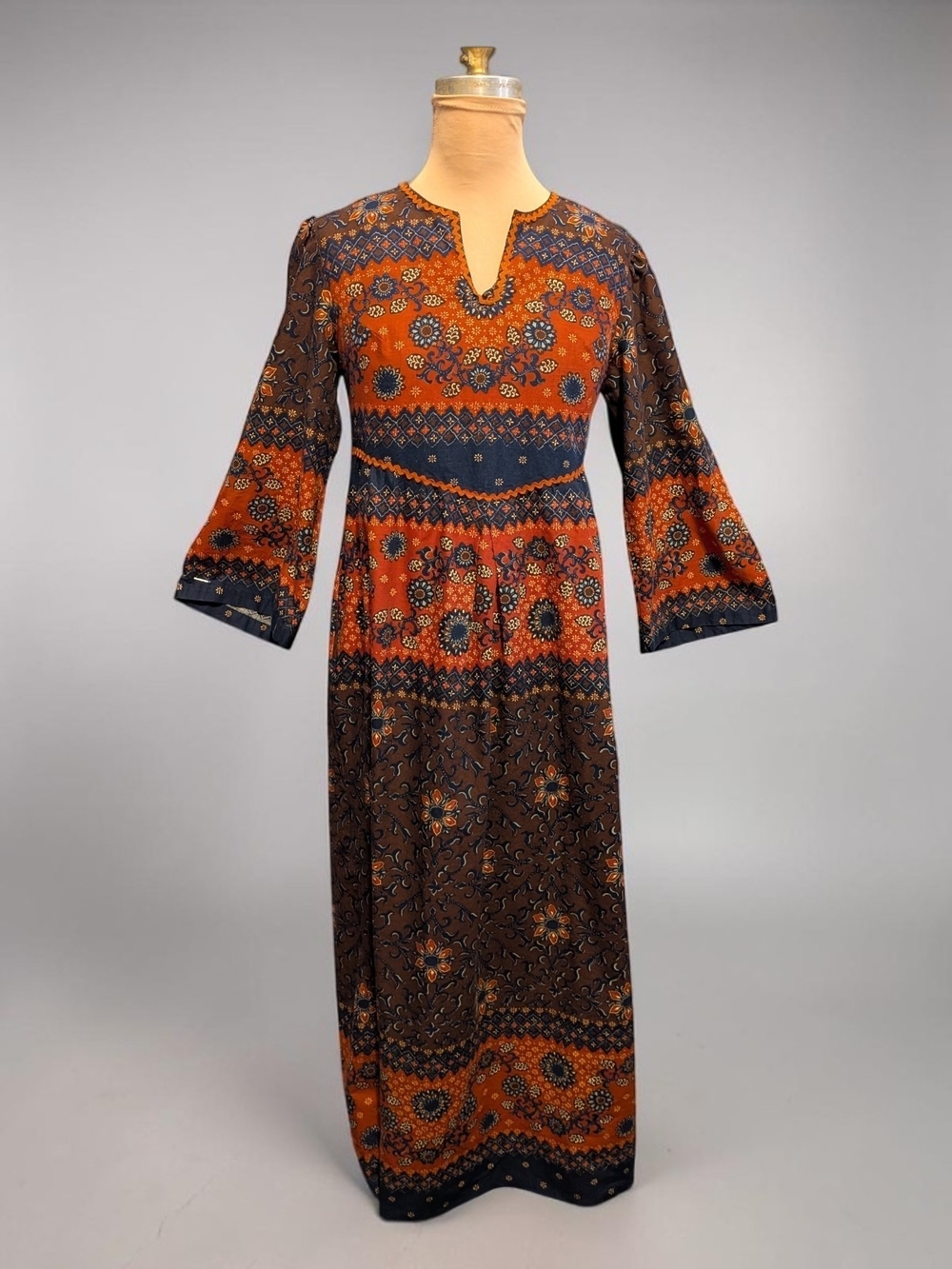 Vintage 60s Indian Style BOHEMIAN Hippie Festival Maxi Dress.  Small Bust 36".